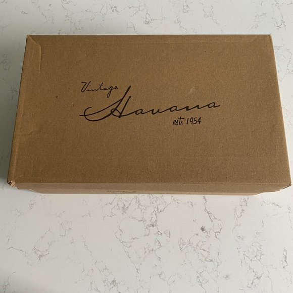 NWT Vintage Havana Fly Pattern Unique Sneakers - Picture 13 of 13